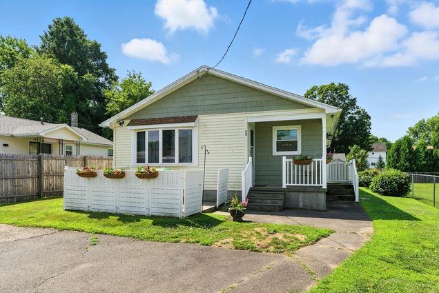 73 Riverpark Ave