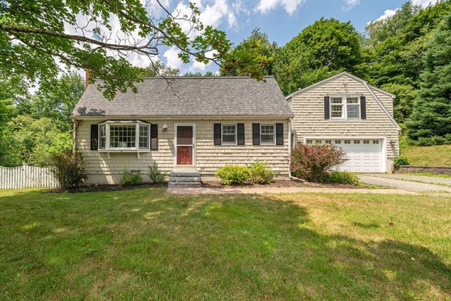 10 Carlida Rd