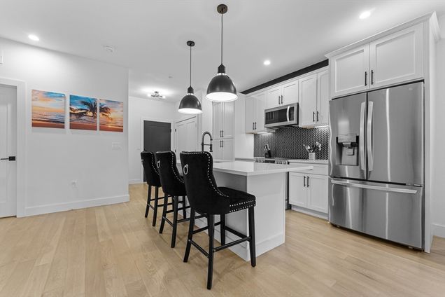 68 Armandine St Unit 2