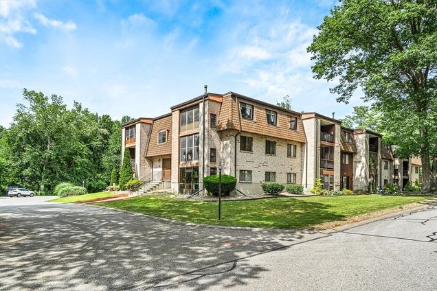 6 Greenbriar Dr Unit 110