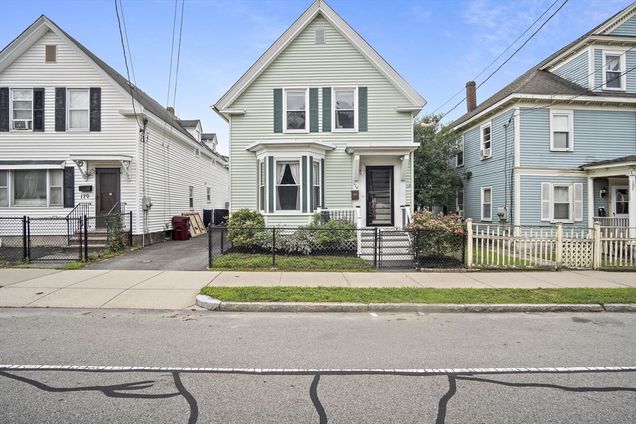 174 W 6th St
