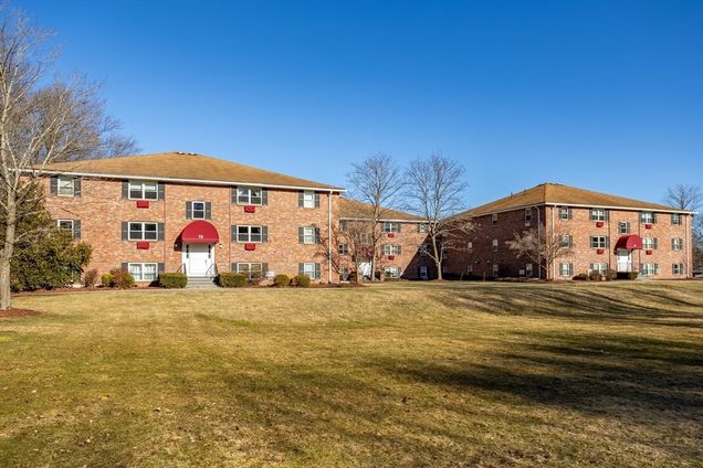 13 Cross St Unit 6 Chelmsford, MA Condo Active - Photo 1 of 10. Opens carousel modal