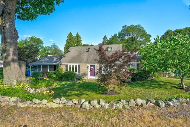 31 Washington Park Braintree, MA House Active - Photo 1 of 38. Opens carousel modal