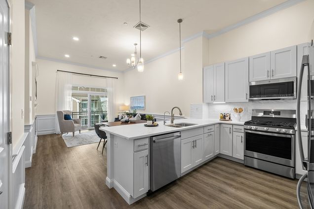 320 Middlesex Avenue Unit F404