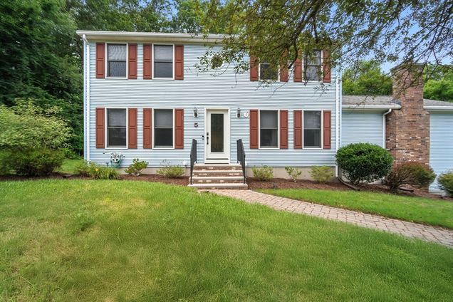 5 Brookside Drive Agawam, MA House Active - Photo 1 of 40. Opens carousel modal