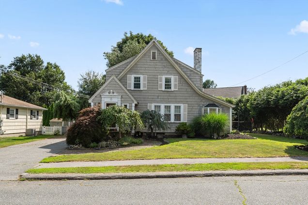 8 Saint James Rd