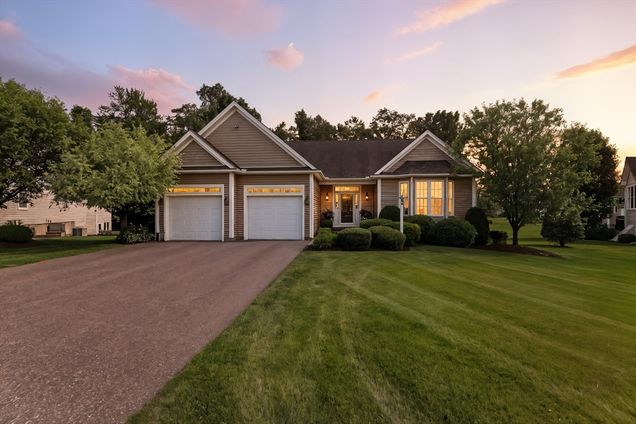 13 Feather Reed Ln Unit 13