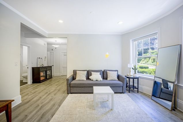 12 Colbourne Crescent Unit 1