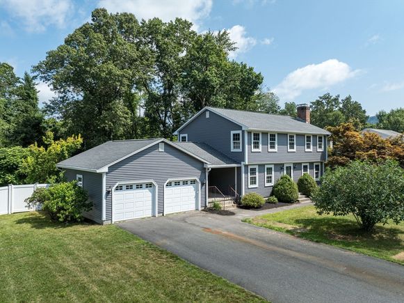 13 Golden Dr