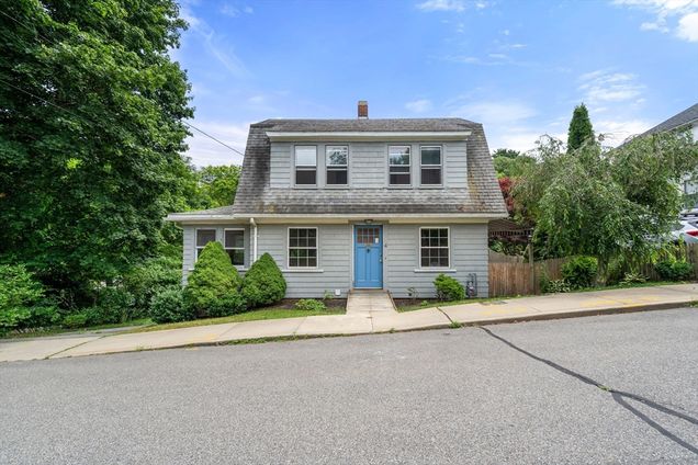 4 Brookside Avenue