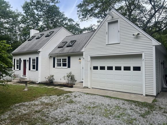 22 Warren Ln Weston, MA House Active - Photo 1 of 24. Opens carousel modal