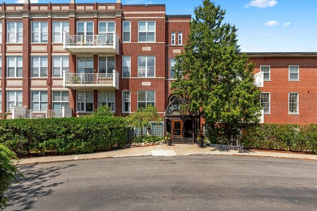 100 Parks St Unit 16 Duxbury, MA Condo Active - Photo 1 of 28. Opens carousel modal