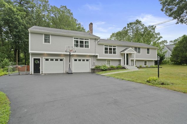 527 Old Town Way Hanover, MA House Active - Photo 1 of 34. Opens carousel modal
