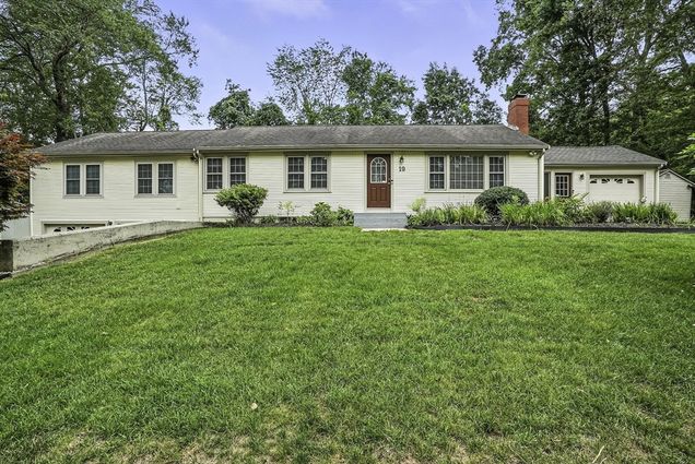 19 Chestnut Hill Rd Northborough, MA House Active - Photo 1 of 14. Opens carousel modal