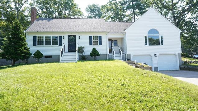 7 Acorn Place Franklin, MA House Active - Photo 1 of 41. Opens carousel modal