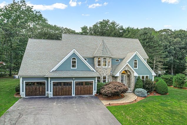 13 Olde Coach Rd North Reading, MA House Active - Photo 1 of 39. Opens carousel modal