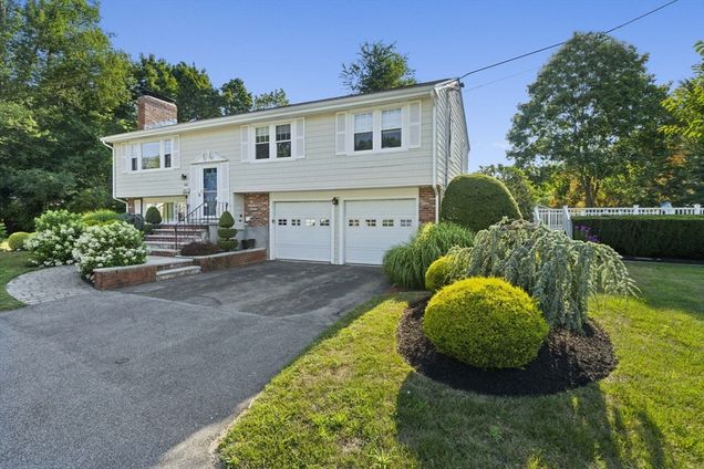 49 Woodman Cir