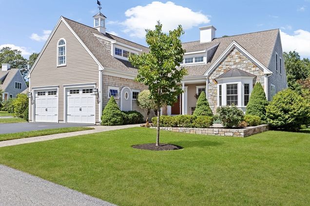5 Callahan Pl Hingham, MA House Active - Photo 1 of 35. Opens carousel modal