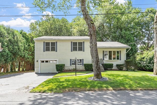 39 Rustic Dr