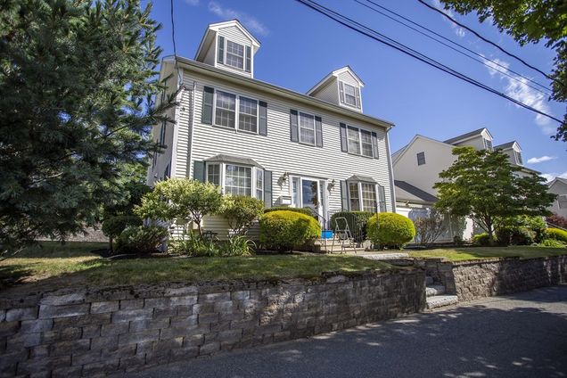 5 Bateman Ct Unit 1-A Wakefield, MA Condo Active - Photo 1 of 39. Opens carousel modal