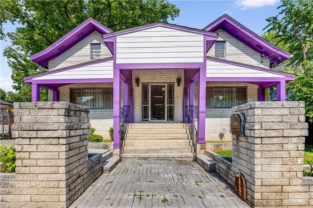 916 Metropolitan Parkway SW Atlanta, GA House Active - Photo 1 of 45. Opens carousel modal