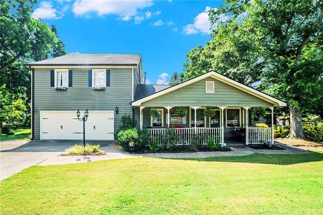 4656 Bryant Road Snellville, GA House Active - Photo 1 of 34. Opens carousel modal