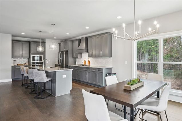 3139 Stonegate Drive SW