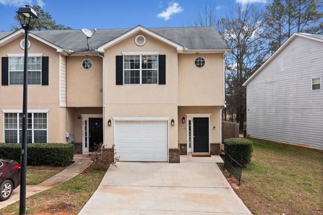 2322 Coach Way