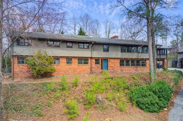 120 Maryeanna Drive NE