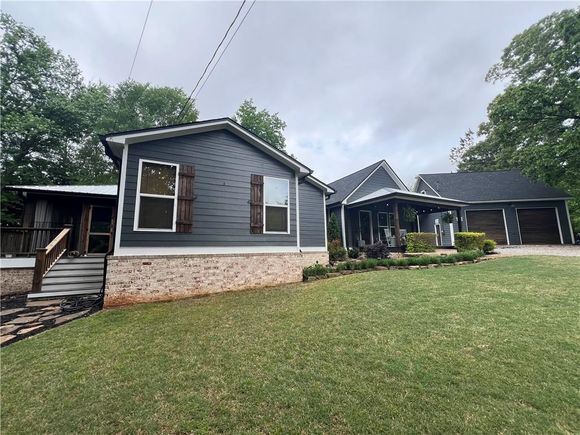 284 Harris Loop