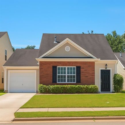 1015 Lakeside Circle