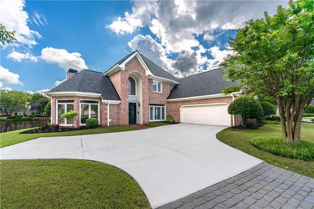 9325 Saint Georgen Common