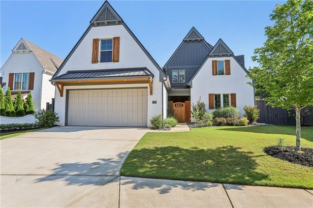 190 Arbor Garden Circle