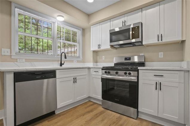 556 Holly Street NW Atlanta, GA House Active - Photo 1 of 17. Opens carousel modal