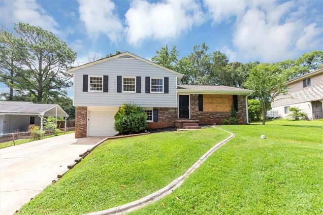 2767 Kathie Lane