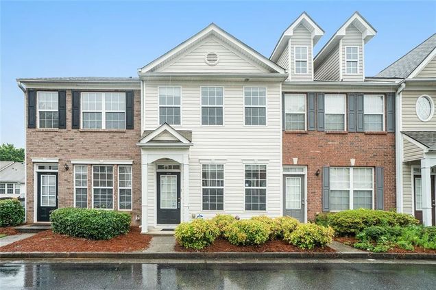 2709 Heathrow Drive