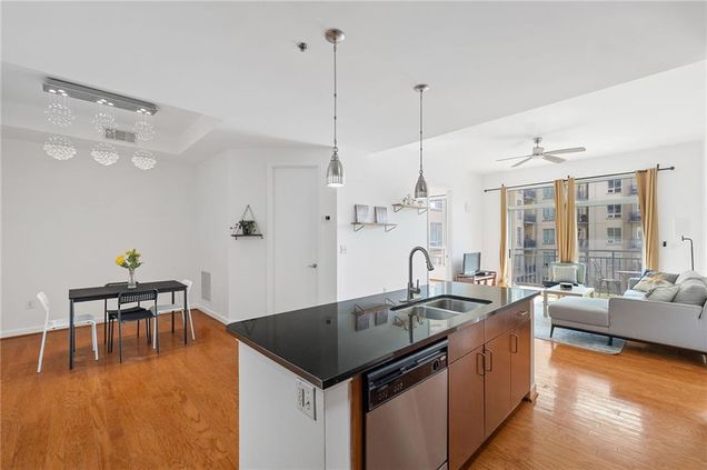 711 Cosmopolitan Drive NE Unit 300