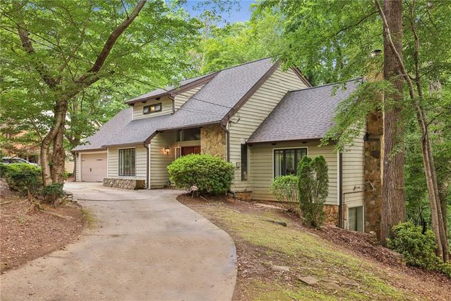 6100 Blackwater Trail