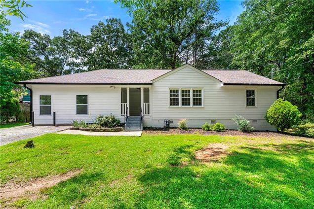 381 Warner Street SE Marietta, GA House Active - Photo 1 of 21. Opens carousel modal
