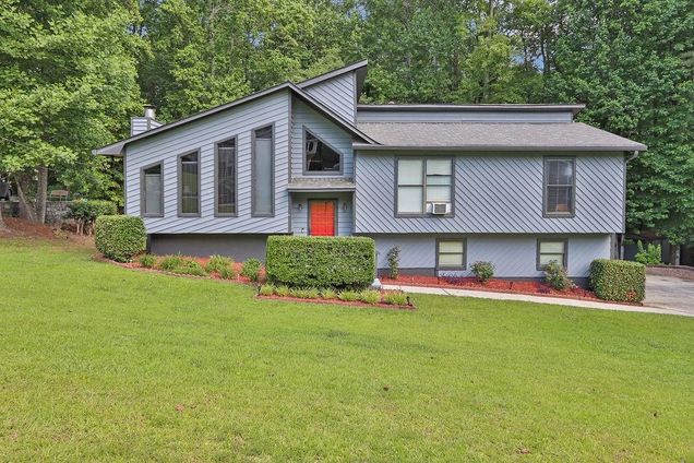 3491 Birchwood Trail
