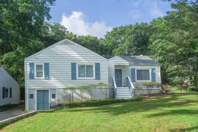 1279 Skyhaven Road SE