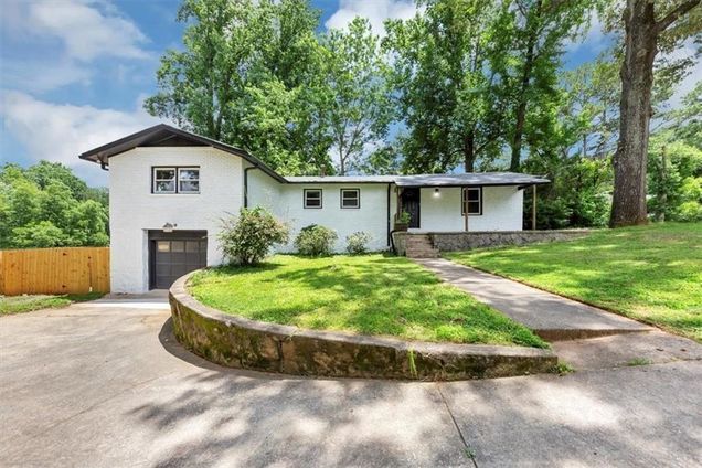3807 Greenhill Drive