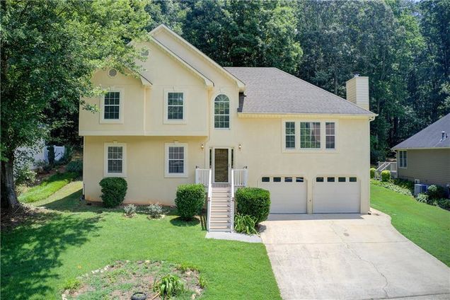 3029 Clove Tree Lane Woodstock, GA House Active - Photo 1 of 39. Opens carousel modal