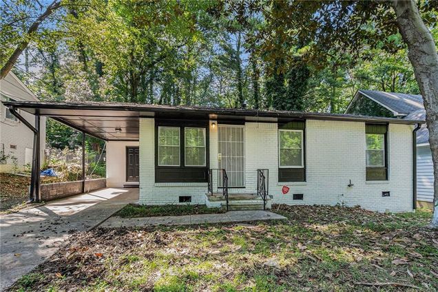 836 Bolton Road NW