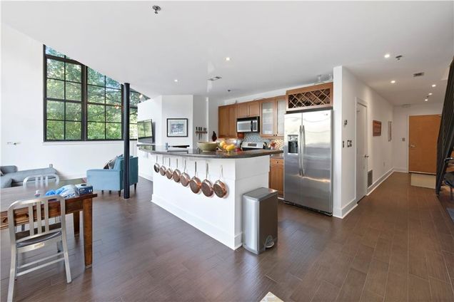 790 North Avenue NE Unit 102