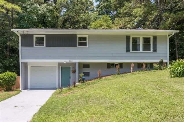 3205 Pennington Circle