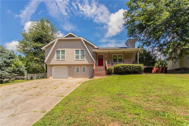 3877 Trenton Drive Snellville, GA House Active - Photo 1 of 39. Opens carousel modal