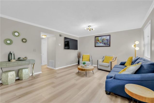 6900 Roswell Road Unit E2 Atlanta, GA Townhouse Active - Photo 1 of 33. Opens carousel modal