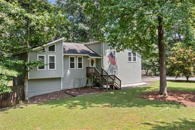 416 Creekside Lane