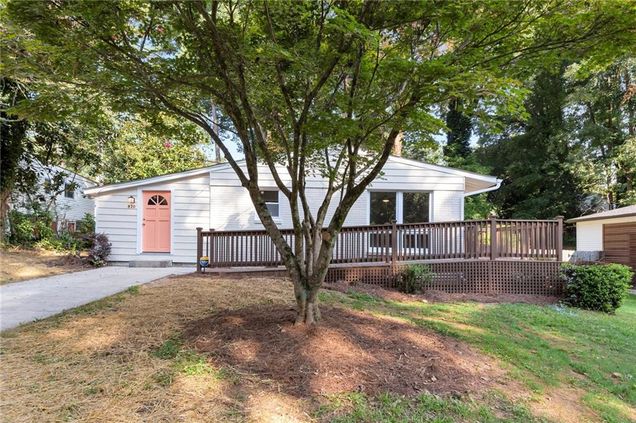 820 Alfred Road NW